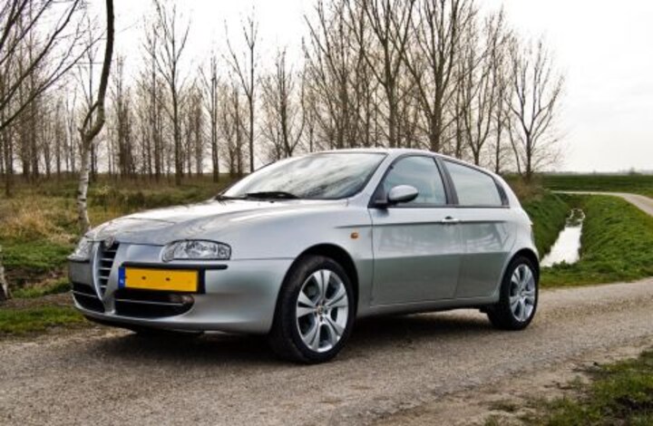 Alfa Romeo 147 1.6 T.Spark 16V Distinctive