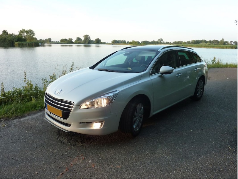 Peugeot 508 SW Allure 1.6 THP (2011)