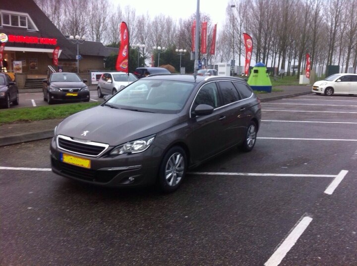 Peugeot 308 SW Blue Lease Executive 1.6 BlueHDi 120 (2014)
