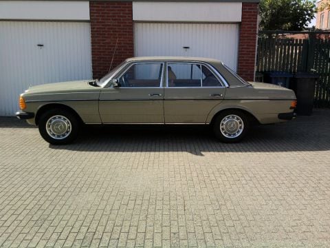 Mercedes-Benz 240 D (1984)