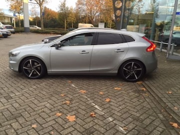Volvo V40 D4 Business R-Design (2014)