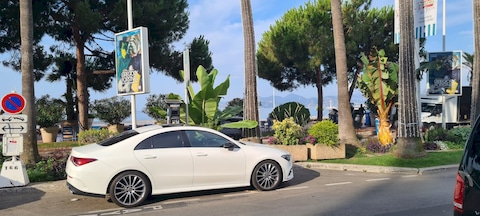 Mercedes-Benz CLA 180 Business Solution Luxury