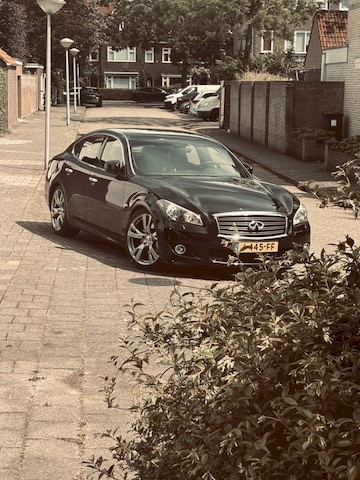 Infiniti M37 S Premium (2010)