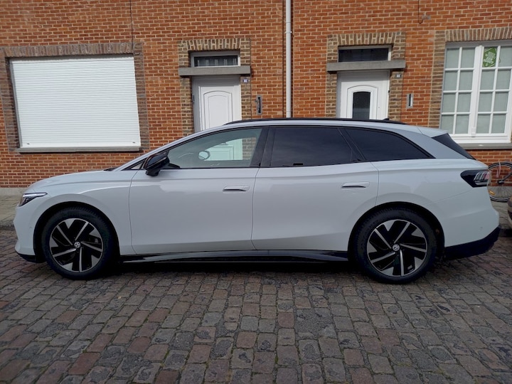 Volkswagen ID.7 Tourer 77kWh 286pk Pro Business (2024)