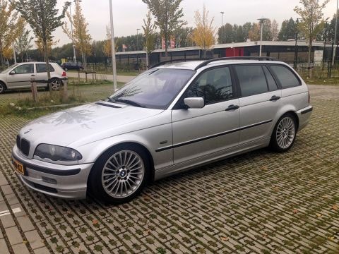 BMW 318i touring Executive (2000)