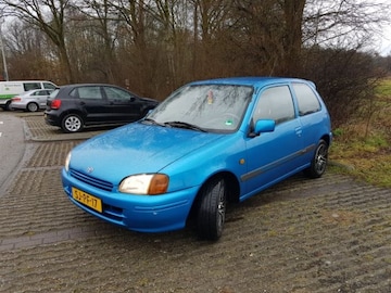 Toyota Starlet 1.3i (1997)