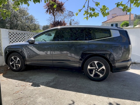 Hyundai Ioniq 9 110.3kWh RWD Connect+ (2025)