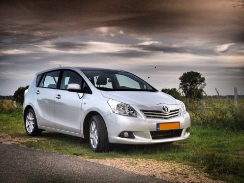 Toyota Verso 1.8 16v VVT-i Business (2011)