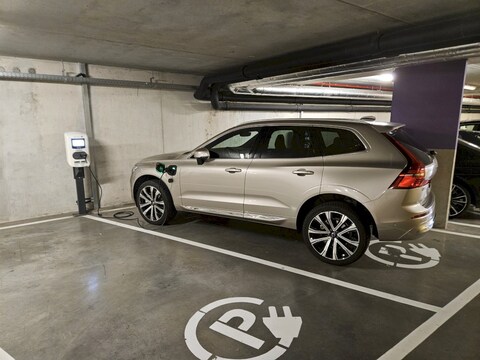 Volvo XC60 T6 Plug-in Hybrid AWD Plus