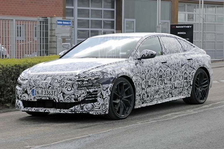 Audi RS6 e-tron spy shots