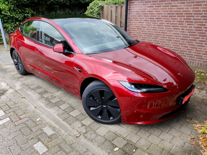 Tesla Model 3 Long Range AWD (2024)
