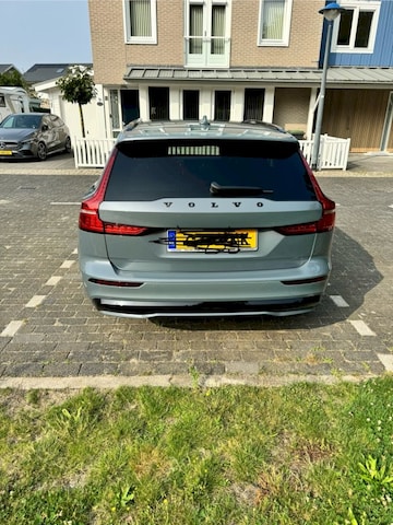 Volvo V60 T6 Plug-in Hybrid AWD Plus (2024)