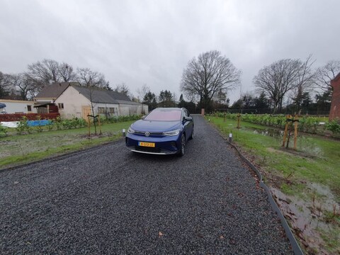 Volkswagen ID.4 1st Max