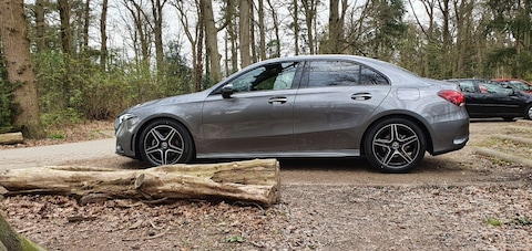 Mercedes-Benz A 180 Business Solution AMG (2021)