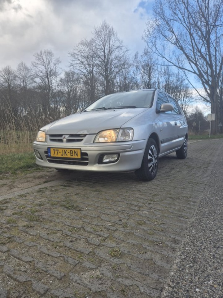 Mitsubishi Space Star 1.6 Family (2002)