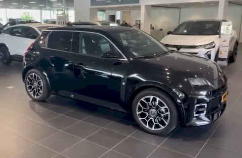 Renault 5 E-TECH comfort range Roland-Garros (2025)