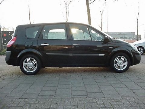 Renault Grand Scénic 2.0 16V T 165 Privilège Luxe (2004)