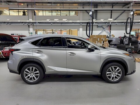 Lexus NX 300h AWD Luxury Line