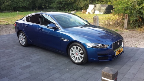 Jaguar XE 2.0D 180pk Prestige (2015)
