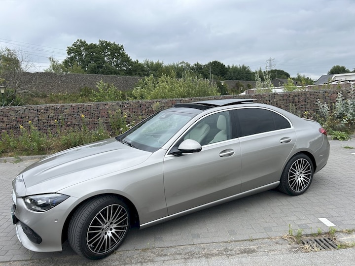Mercedes-Benz C 180 Luxury Line (2024)