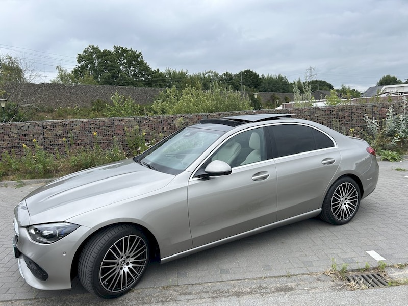 Mercedes-Benz C 180 Luxury Line (2024)