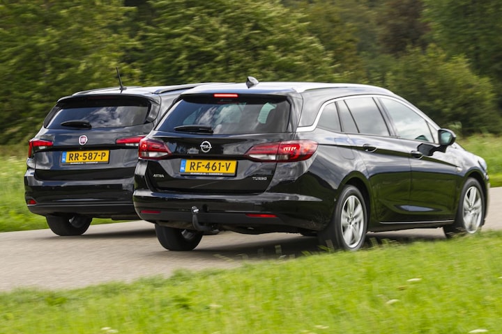 Opel Astra Sports Tourer vs Fiat Tipo SW