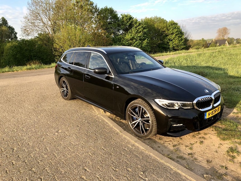 BMW 330i xDrive Touring (2019)