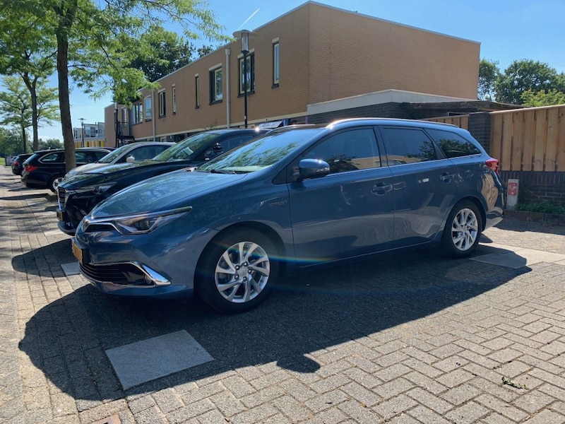 Toyota Auris Touring Sports 1.8 Hybrid Lease Pro (2015)