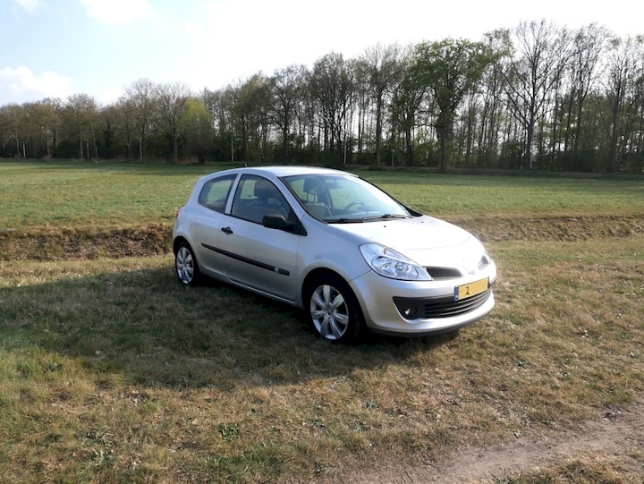 Renault Clio 1.4 16V Expression (2006)