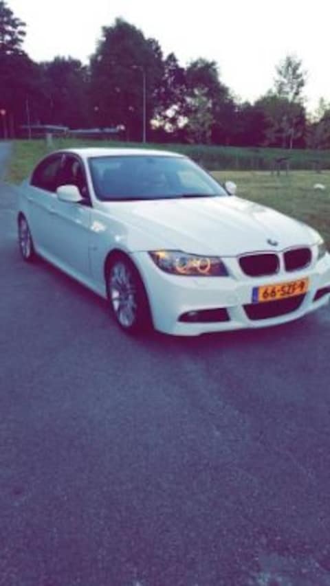 BMW 318i M Sport Edition (2012)
