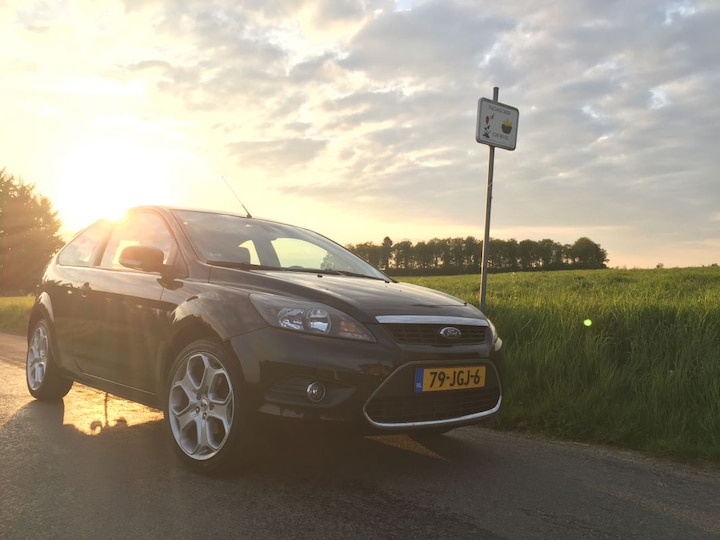Ford Focus 1.6 16V Titanium (2009)
