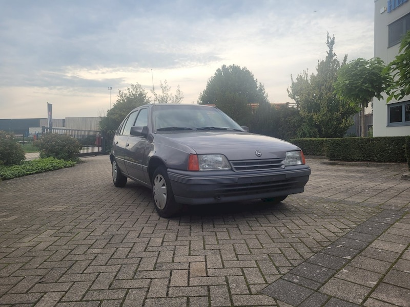 Opel Kadett 1.4i GL (1990)