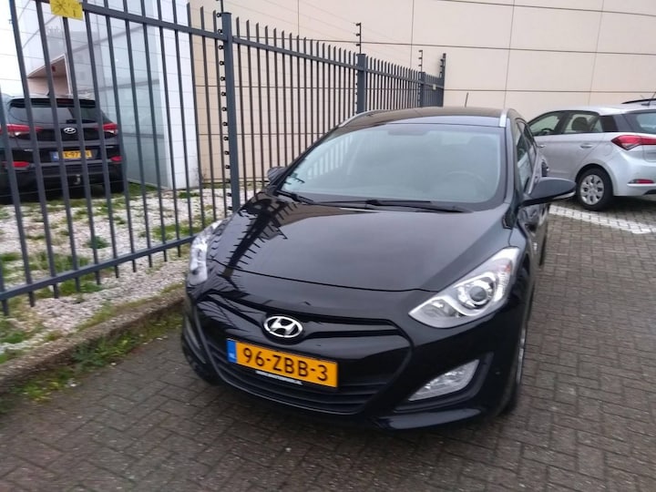 Hyundai i30 Wagon 1.6 CRDi Business Edition (2012)