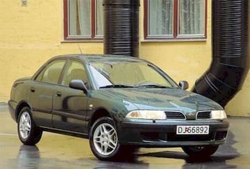 Mitsubishi Carisma 1.6 Classic (2001)
