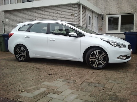 Kia Ceed SW 1.6 GDI Super Pack (2013)