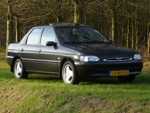 Ford Escort 1.8i Ghia (1995)