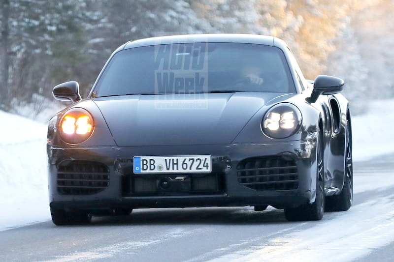 Porsche 911 spy shots