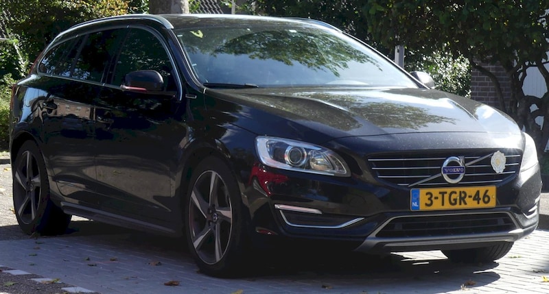 Volvo V60 D6 AWD Plugin-Hybrid Momentum (2014)