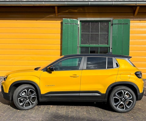 Jeep Avenger 1.2 e-Hybrid Summit