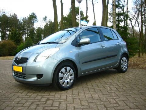 Toyota Yaris 1.3 16v VVT-i Linea Sol (2006)