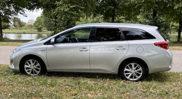 Toyota Auris Touring Sports 1.8 Hybrid Executive (2014)
