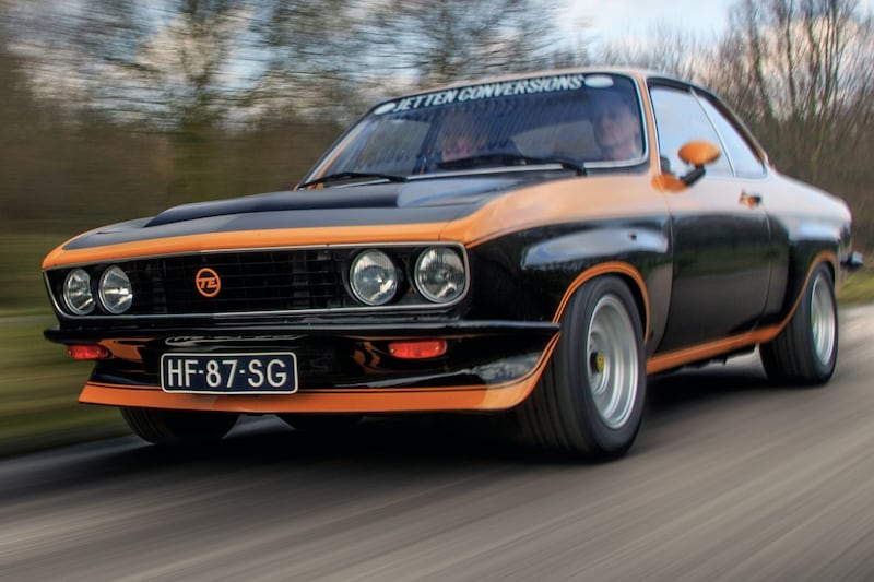 Deze exclusieve Opel Manta A had een zescilinder, maar er mocht geen Opel-logo op