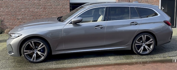 BMW 330e Touring (2024) review - AutoWeek