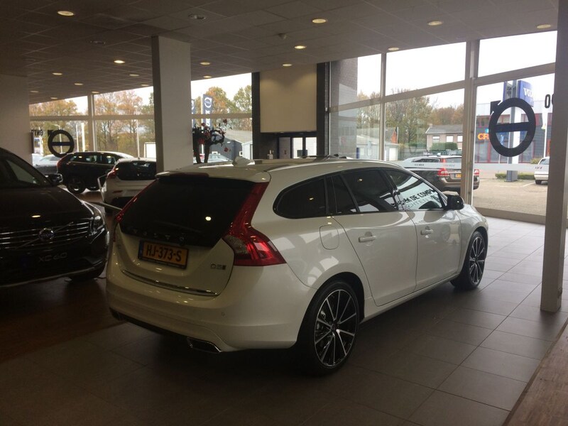 Volvo V60 D5 AWD Twin Engine Special Edition (2015)