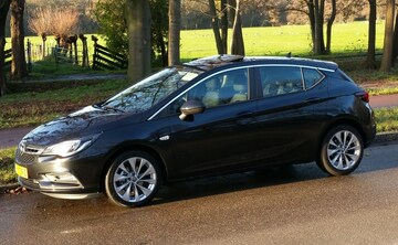 Opel Astra 1.4 Turbo Edition (2015)