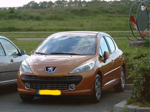 Peugeot 207 XS Première 1.4-16V (2006)