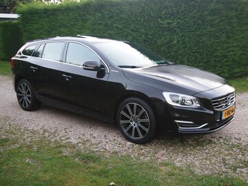 Volvo V60 D6 AWD Plugin-Hybrid Summum (2014)