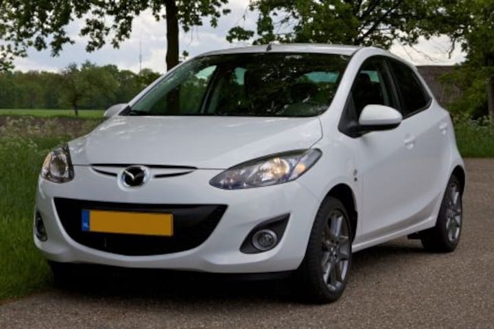 Mazda 2 1.3hp BiFuel Navigator GT (2012)