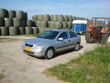 Opel Astra 1.6i GL (1999)