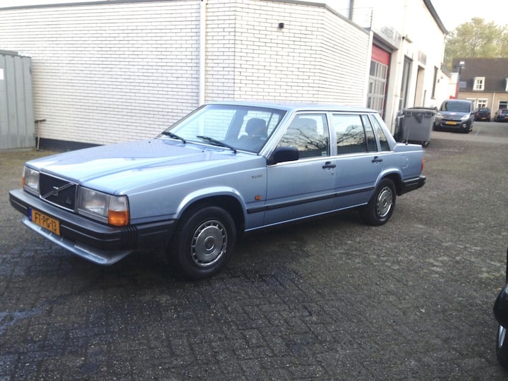 Volvo 740 GL 2.3 (1989)
